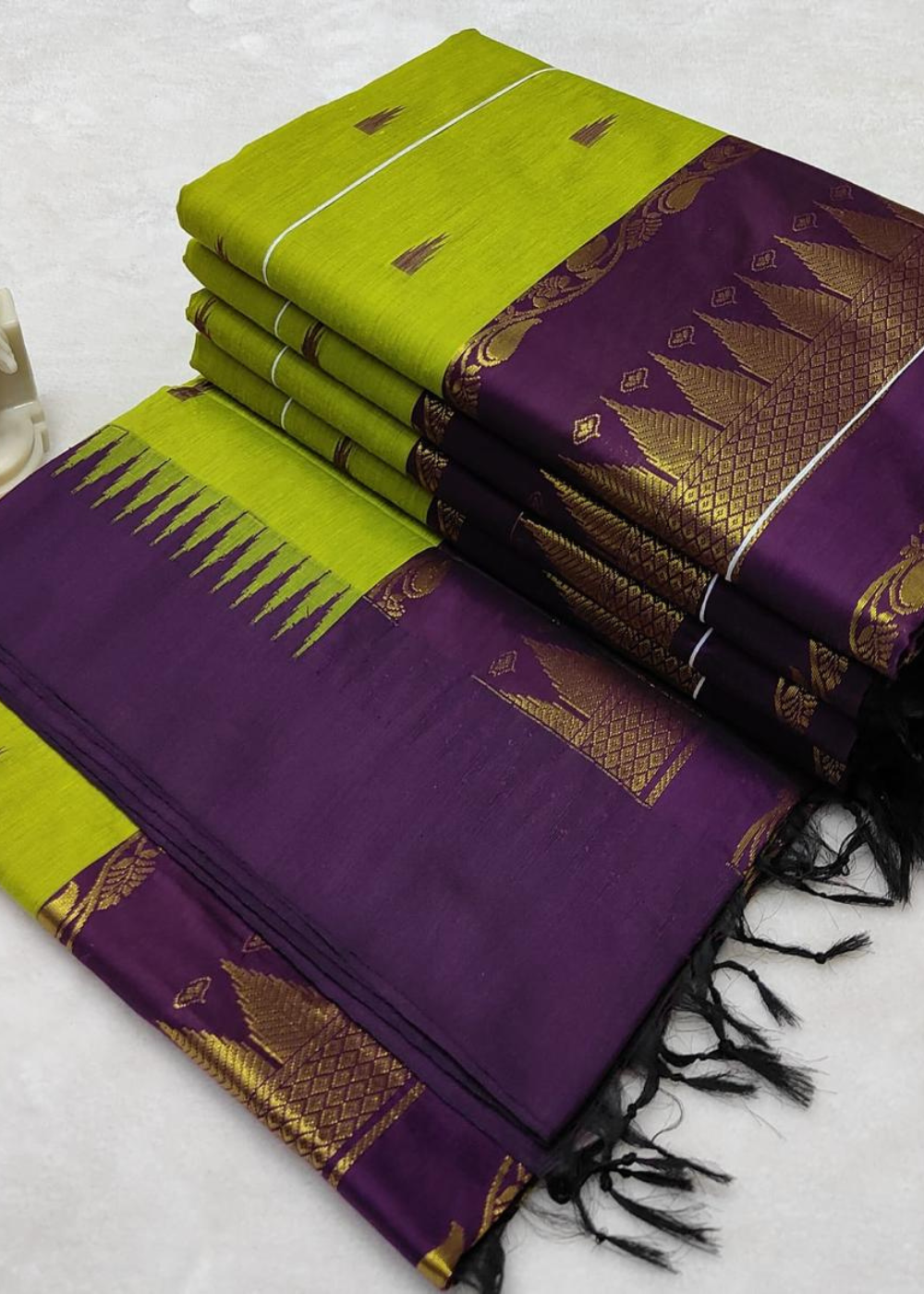 Nature’s Glow – Leaf Green Kalyani Cotton Saree