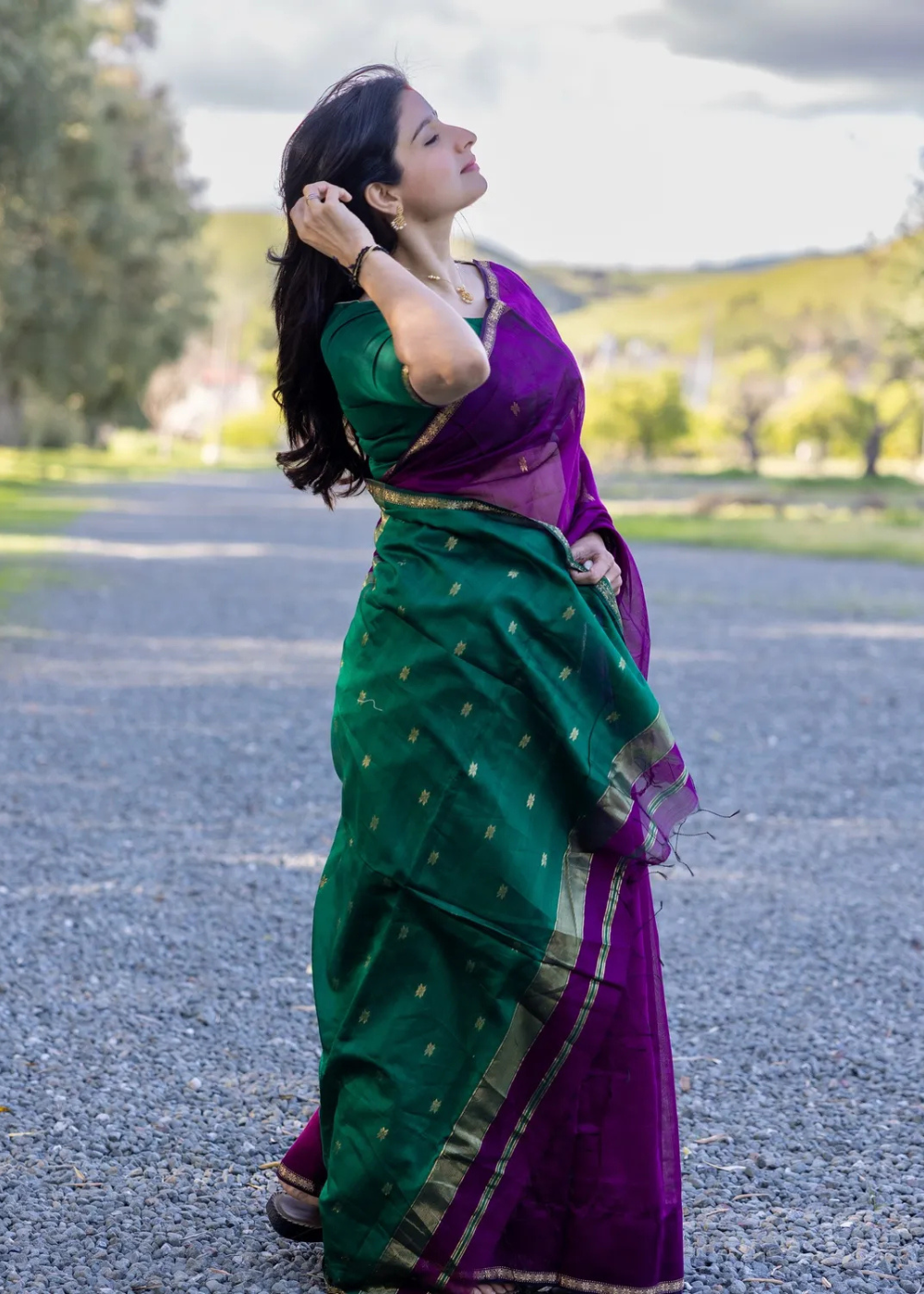 Royal Purple & Bottle Green Maheshwari Silk Cotton Soft Saree