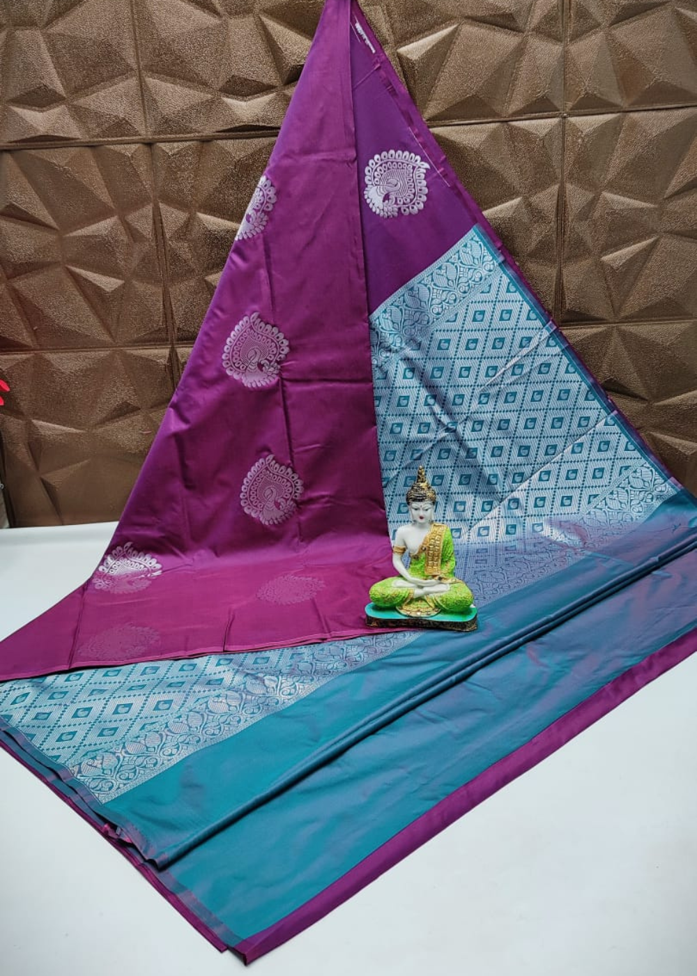Orchid Majesty Kanjeevaram Soft Silks – A Vibrant Weave of Royal Elegance