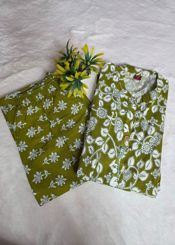 Daily Wear Cotton Dark Green Kurti with Matching Pant